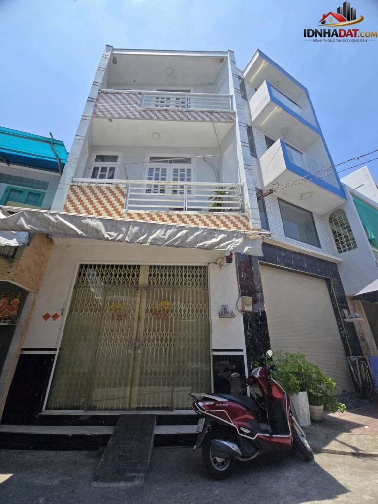 [Review Nhà Đất Sổ Đỏ] Nhà phố 33m2 Đường Lạc Long Quân, Quận 11, TP.HCM – Sổ đỏ đầy đủ, vị trí thuận lợi