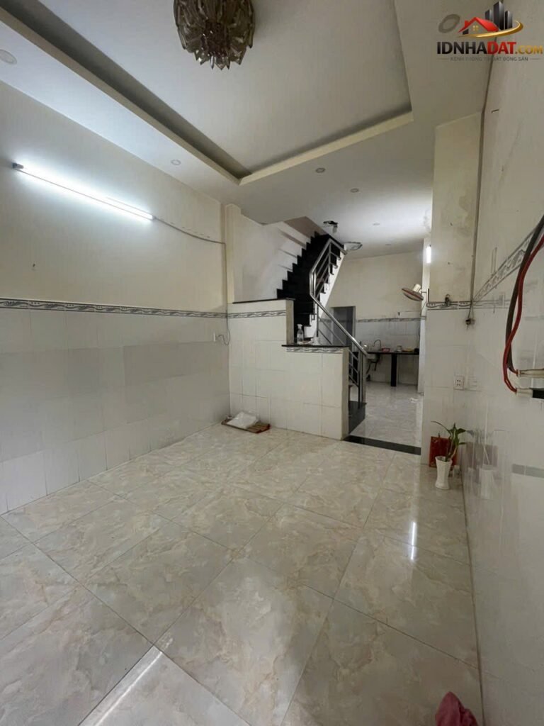 [Review Nhà Đất Sổ Đỏ] Nhà phố 45m2 sắp hoàn thiện tại Đông Hưng Thuận, Quận 12, giá 3.6 tỷ với sổ đỏ riêng