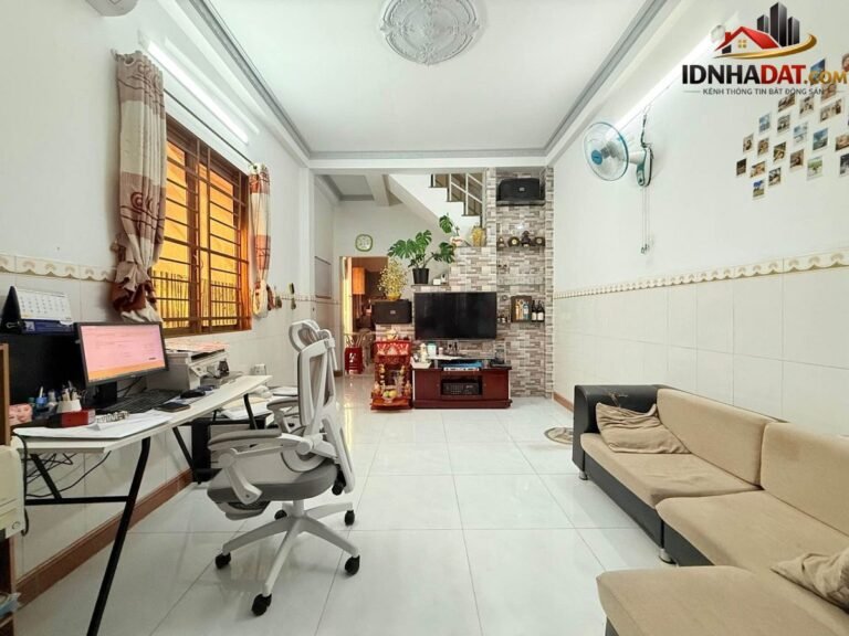 [Đánh Giá Bất Động Sản Sổ Đỏ] Nhà phố 3 tầng tại Phường 17, Quận Gò Vấp với sổ đỏ, giá 5.6 tỷ