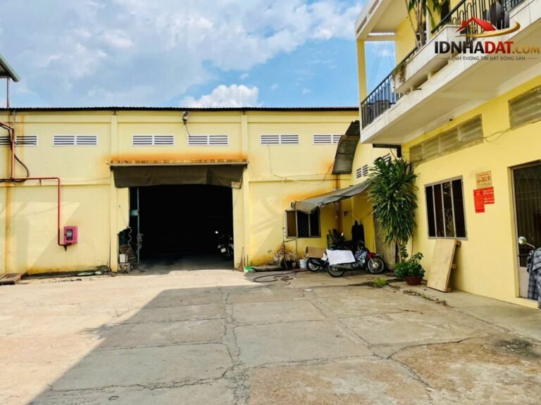 [Đánh Giá Bất Động Sản Sổ Đỏ] Nhà 2 Tầng BTCT Sát Mặt Tiền Nguyễn Văn Quá, Phường Đông Hưng Thuận, Quận 12, TP.HCM – Lợi Thế Về Vị Trí và Pháp Lý