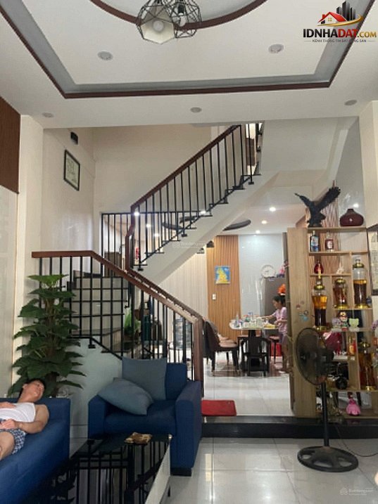 [Đánh Giá Bất Động Sản Sổ Đỏ] Nhà mặt tiền Cách Mạng Tháng Tám, Đà Nẵng – Cơ hội đầu tư tiềm năng với sổ đỏ