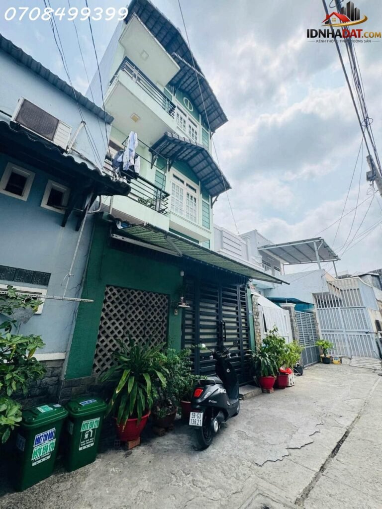 [Review Nhà Đất Sổ Đỏ] Nhà phố 3 tầng hoàn công hẻm ô tô 7 chỗ tại quận 12, TP.HCM – Giá 6.2 tỷ