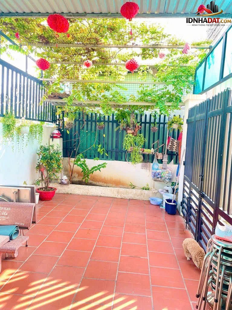 [Đánh Giá Bất Động Sản Sổ Đỏ] Nhà 2 tầng cho thuê 82m2 tại đường Đỗ Xuân Hợp, Quận 9, TP.HCM với sổ đỏ chính chủ