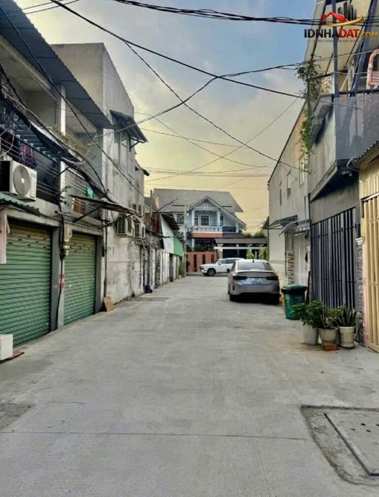 [Đánh Giá Bất Động Sản Sổ Đỏ] Nhà mặt phố Quận 7, TP Hồ Chí Minh: Đầu tư tiềm năng với sổ đỏ riêng