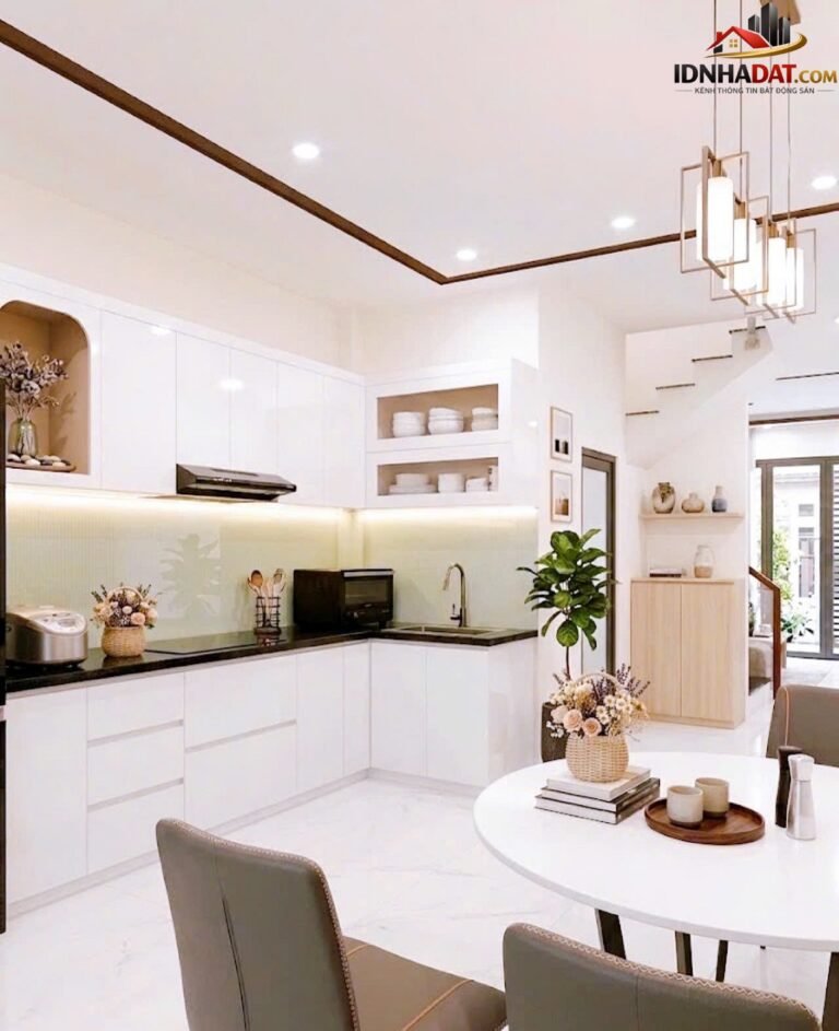 [Đánh Giá Bất Động Sản Sổ Đỏ] Nhà riêng hẻm ô tô Phường Hòa Hưng, Quận 10, TP.HCM – Pháp lý sổ đỏ, vị trí đắc địa