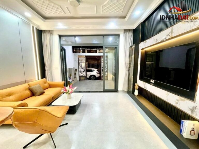 [Đánh Giá Bất Động Sản Sổ Đỏ] Nhà phố sân vườn 110m2 hẻm xe hơi gần Huỳnh Tấn Phát, Nhà Bè