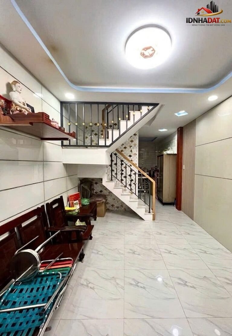 [Review Nhà Đất Sổ Đỏ] Nhà 3 tầng 4 phòng ngủ tại Phường Phú Thạnh, Quận 11, TP.HCM – Vị trí gần Đầm Sen