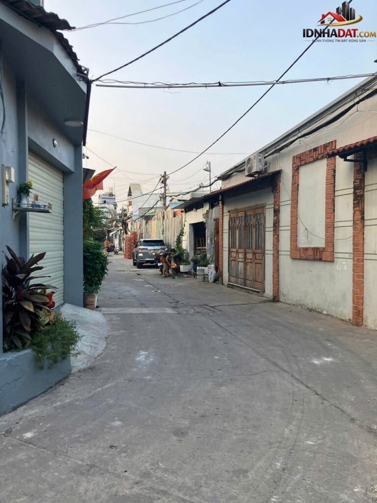 [Đánh Giá Bất Động Sản Sổ Đỏ] Nhà đất thổ cư 1100m² tại Quận 12 – Vị trí hẻm xe hơi, pháp lý rõ ràng