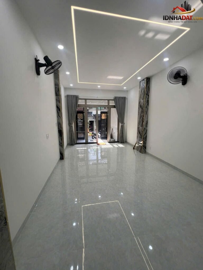 [Đánh Giá Bất Động Sản Sổ Đỏ] Nhà phố 3 tầng 5PN tại Bình Tân – Pháp lý rõ ràng với sổ đỏ