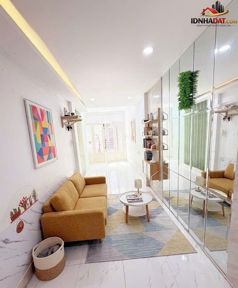 [Đánh Giá Bất Động Sản Sổ Đỏ] Nhà Phố Thổ Cư 2 Tầng Tại Phường Phú Nhuận, HCM – Pháp Lý Sổ Đỏ Rõ Ràng