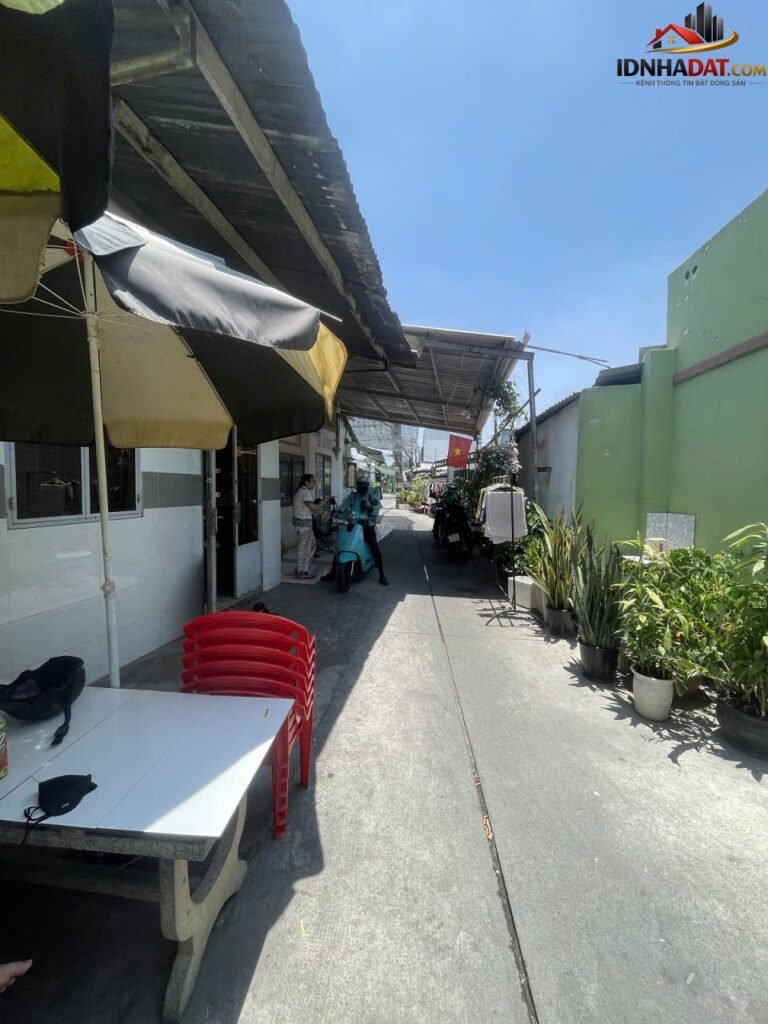 [Review Nhà Đất Sổ Đỏ] Bán dãy trọ 200m2 Đường Lê Trọng Tấn, Tân Phú – Pháp lý sổ đỏ, lợi nhuận cao