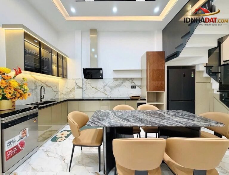 [Đánh Giá Bất Động Sản Sổ Đỏ] Nhà phố 3 tầng kiên cố tại Huỳnh Tấn Phát, Quận 7 – Pháp lý rõ ràng, đầy đủ tiện nghi
