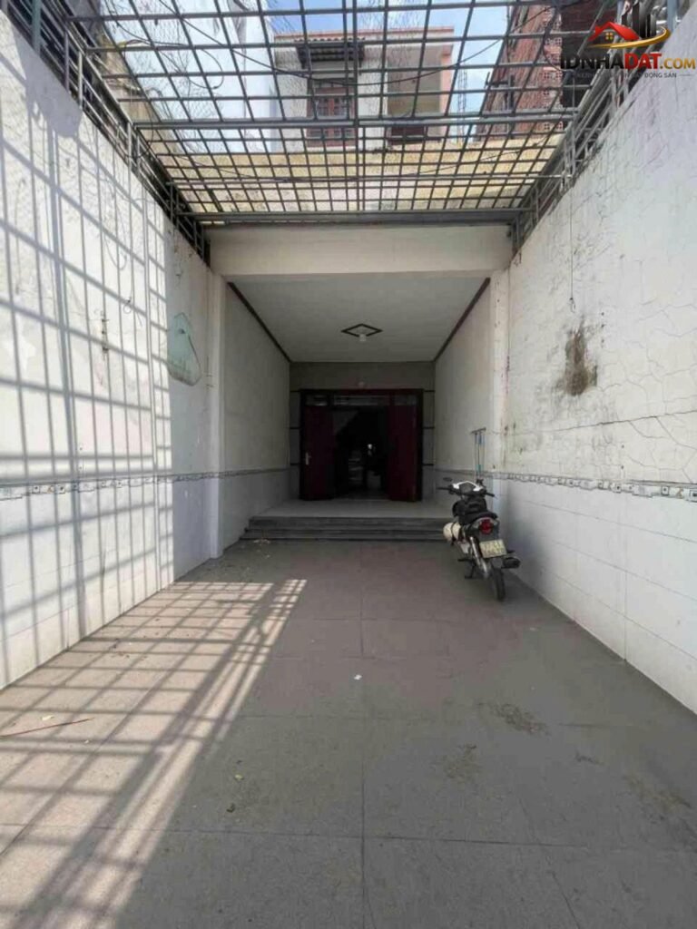 [Đánh Giá Bất Động Sản Sổ Đỏ] Nhà phố 80m2 tại Tân Thới Nhất, Quận 12 với pháp lý sổ đỏ rõ ràng