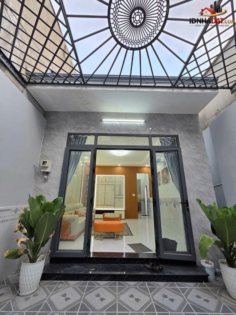 [Đánh Giá Bất Động Sản Sổ Đỏ] Nhà cấp 4 mới đẹp, 85m2 tại Thạnh Lộc, Quận 12, TP.HCM – Pháp lý rõ ràng, giá 4.39 tỷ