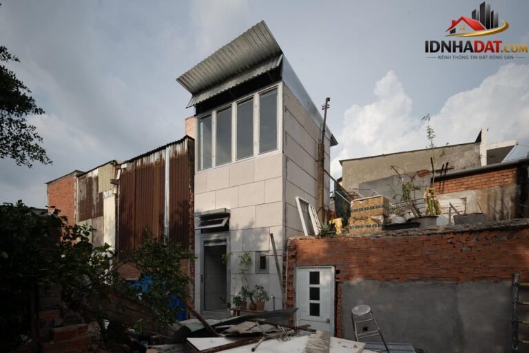 [Đánh Giá Bất Động Sản Sổ Đỏ] Nhà Siêu Nhỏ 11m2 Tại TP.HCM: Vị Trí Đắc Địa và Pháp Lý Rõ Ràng