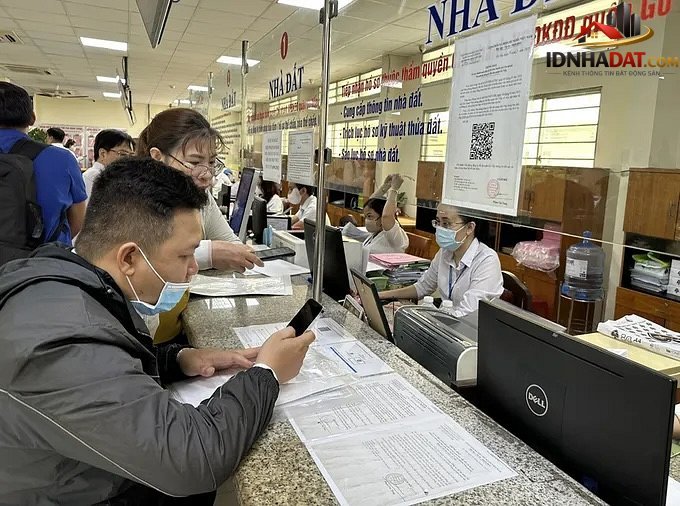 [Đánh Giá Bất Động Sản Sổ Đỏ] Nhà Phố Thổ Cư Có Sổ Đỏ Tại TP Hồ Chí Minh: Vị Trí Đắc Địa, Pháp Lý Rõ Ràng