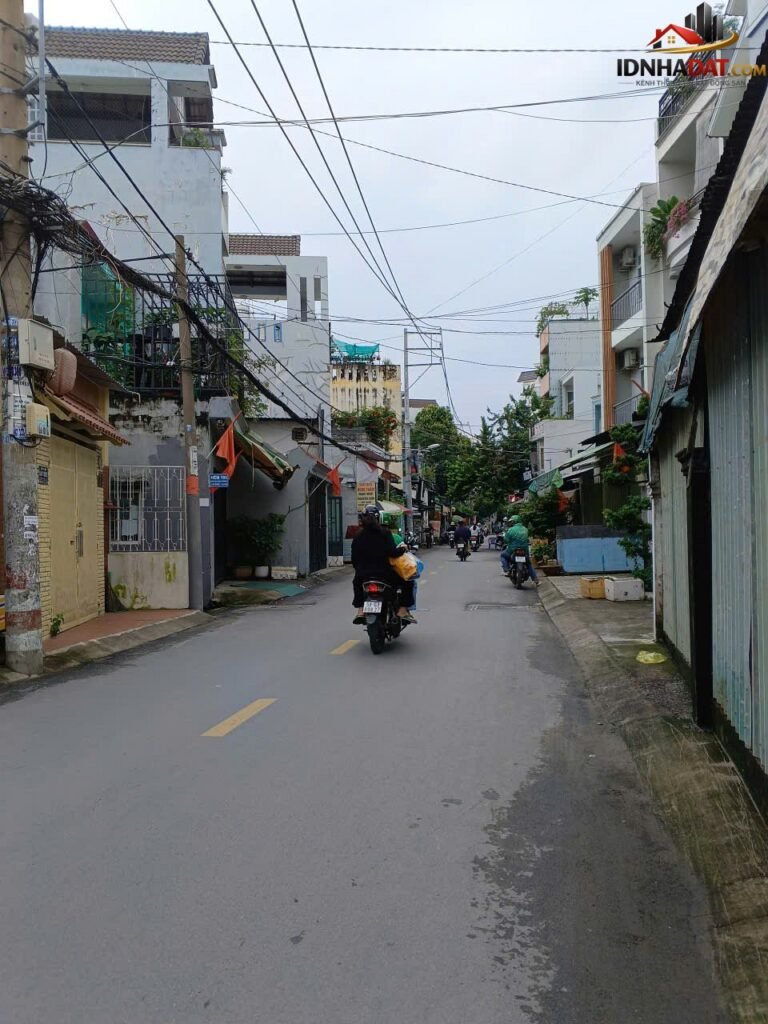 [Review Nhà Đất Sổ Đỏ] Nhà phố 4 tầng tại Đường Phan Huy Ích, Gò Vấp – Pháp lý sổ đỏ đầy đủ, vị trí chiến lược gần sân bay