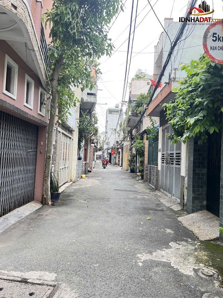 [Review Nhà Đất Sổ Đỏ] Nhà phố 2 tầng tại Trường Chinh, Tân Bình – Vị trí đắc địa, sổ đỏ chính chủ