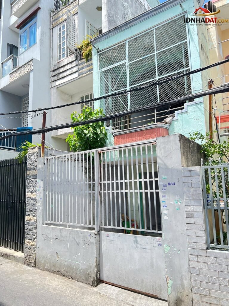 [Đánh Giá Bất Động Sản Sổ Đỏ] Nhà 2 tầng nở hậu hẻm ôtô Đường Bùi Minh Trực, Quận 8 – Vị trí thuận lợi và pháp lý rõ ràng