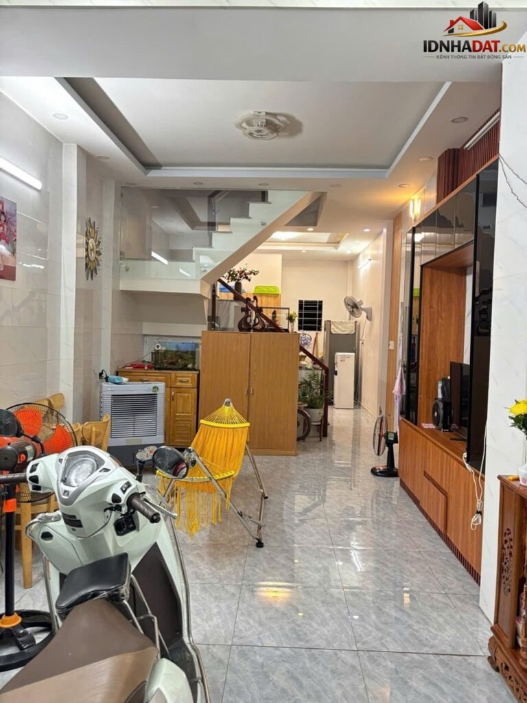 [Đánh Giá Bất Động Sản Sổ Đỏ] Nhà 2 Tầng Đường 22, Phường Long Bình, Quận 9 – Vị Trí Thuận Lợi Gần Vinhomes Grand Park