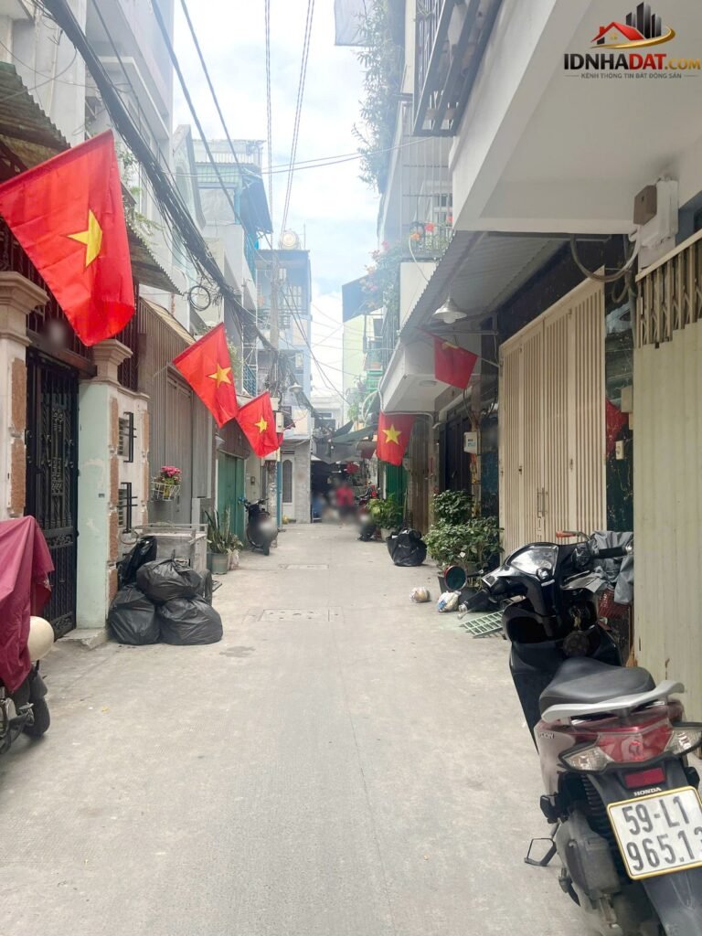 [Đánh Giá Bất Động Sản Sổ Đỏ] Nhà phố 4 tầng Đường Nguyễn Thị Tần, Quận 8, TP.HCM – Vị trí gần chợ Rạch Ông