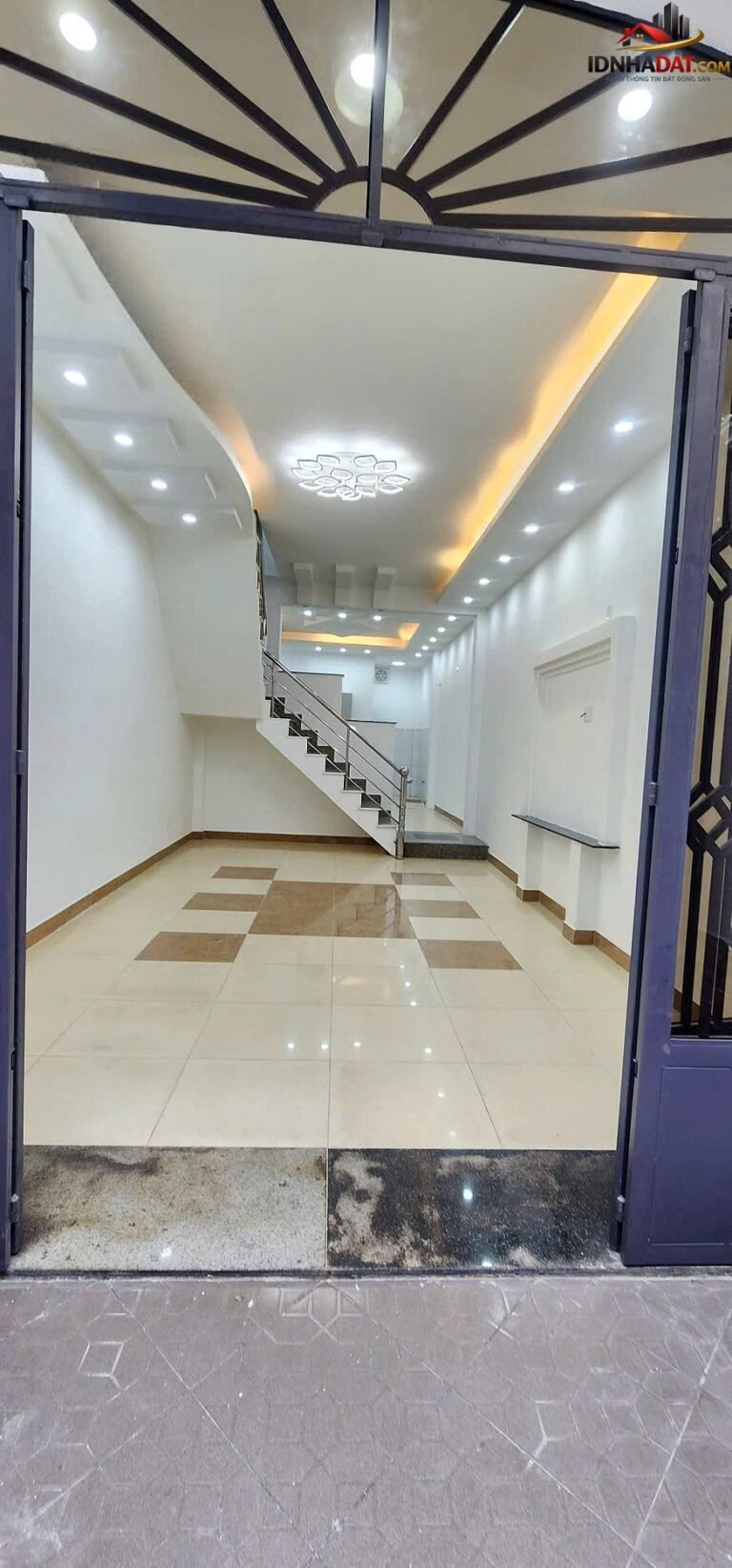 [Đánh Giá Bất Động Sản Sổ Đỏ] Nhà 2 tầng tại hẻm Âu Dương Lân, Quận 8 – Giá trị thực và tiềm năng tăng giá