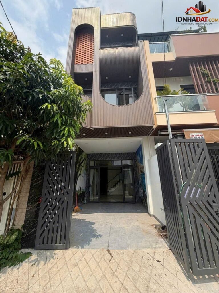 [Review Nhà Đất Sổ Đỏ] Nhà phố 3 tầng tại Thủ Đức – Vị trí vàng gần Vinhomes Grand Park