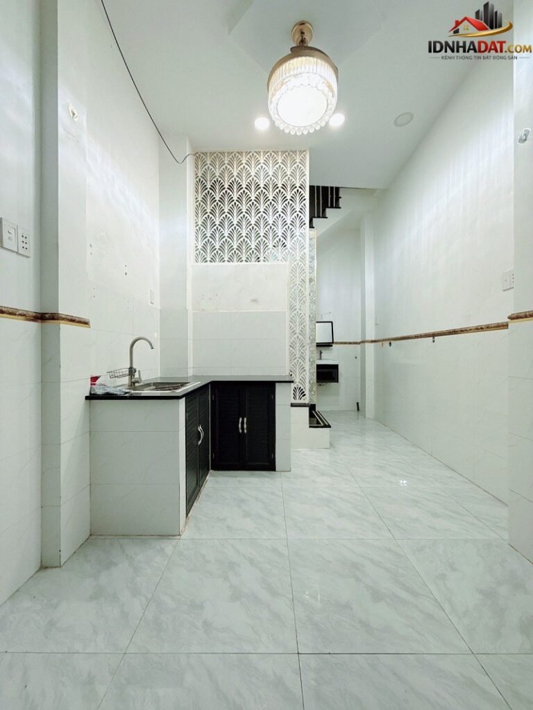 [Đánh Giá Bất Động Sản Sổ Đỏ] Nhà phố 2 tầng tại Ông Ích Khiêm, Quận 11: Pháp lý rõ ràng, giá trị thực đáng chú ý