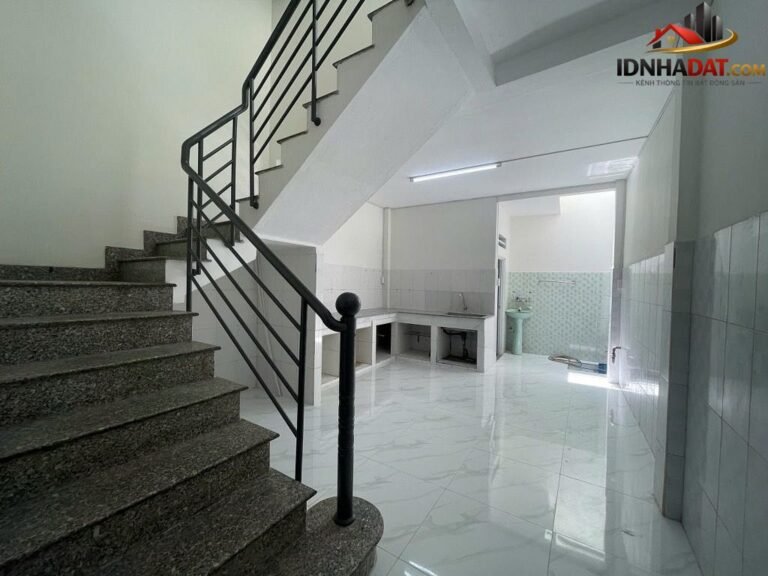 [Review Nhà Đất Sổ Đỏ] Nhà phố 3 tầng tại Gò Vấp, gần chợ Xóm Mới, pháp lý sổ đỏ đầy đủ