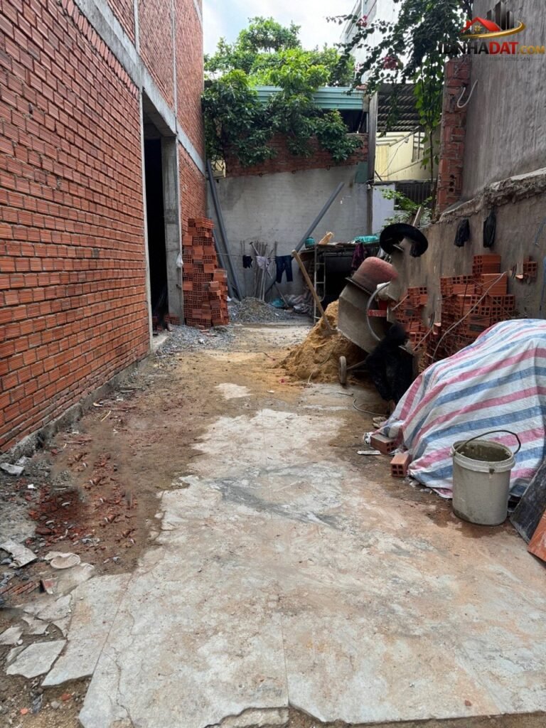 [Đánh Giá Bất Động Sản Sổ Đỏ] Đất thổ cư có sổ đỏ 49m2, nở hậu tại Tân Bình, TP.HCM – Vị trí thuận lợi sát chợ