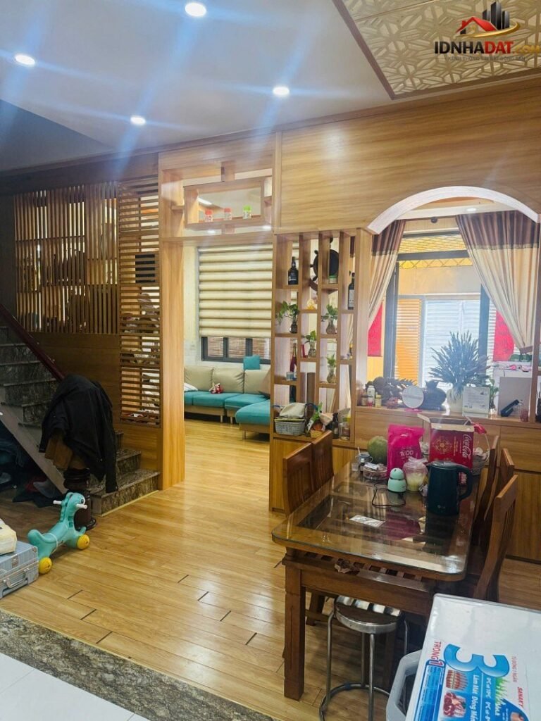 [Review Nhà Đất Sổ Đỏ] Bán nhà phố 3 tầng tại Đường Đình Phong Phú, Quận 9 – Sổ đỏ chính chủ, giá trị đầu tư cao