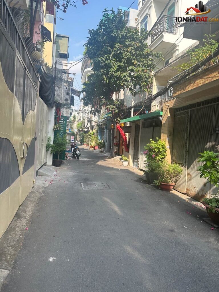 [Review Nhà Đất Sổ Đỏ] Nhà phố 4 tầng BTCT 43m2 tại Quận 10, TP.HCM, pháp lý rõ ràng, giá chỉ 6.X tỷ