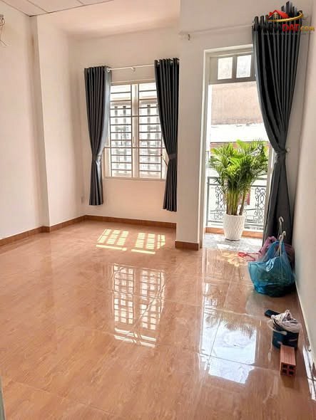 [Đánh Giá Bất Động Sản Sổ Đỏ] Nhà Phố Lô Góc Hẻm Ô Tô Đỗ Cửa Tại Quận Tân Phú, TP Hồ Chí Minh