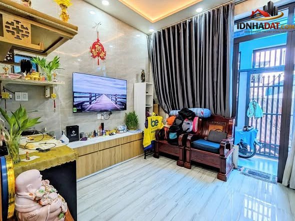 [Đánh Giá Bất Động Sản Sổ Đỏ] Nhà phố lô góc 42m2, 3 tầng, sổ đỏ tại Quận 1, TP.HCM