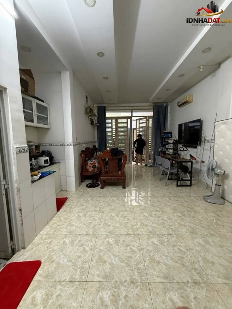 [Đánh Giá Bất Động Sản Sổ Đỏ] Nhà phố 42m2 tại Đường Âu Cơ, Tân Bình – Pháp lý rõ ràng, vị trí đắc địa