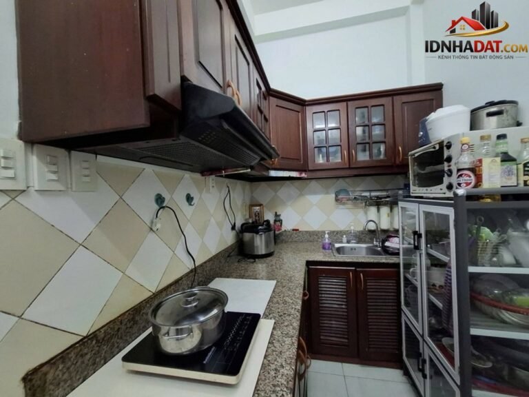 [Review Nhà Đất Sổ Đỏ] Nhà Phố Tân Bình Sổ Đỏ, Vị Trí Đắc Địa Gần Chợ và Trường Học