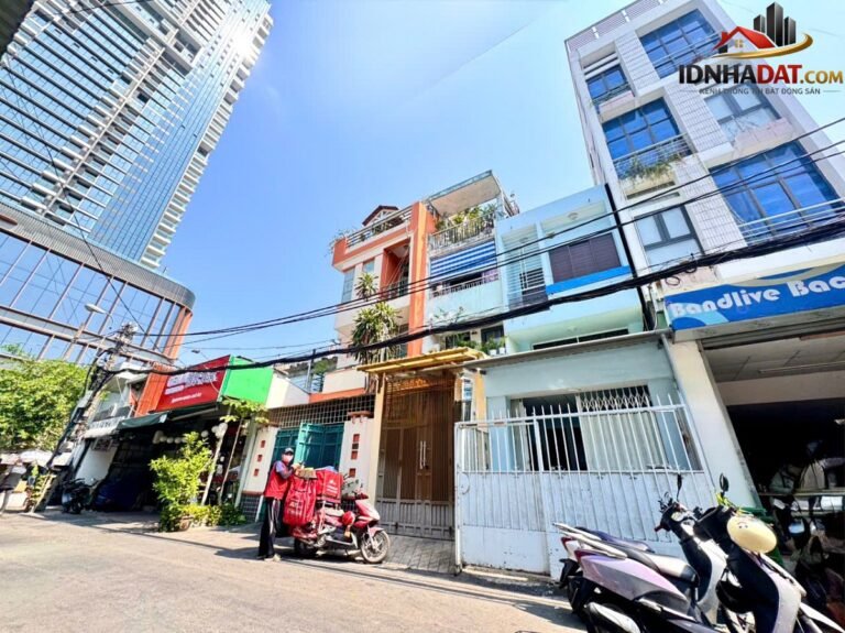 [Review Nhà Đất Sổ Đỏ] Nhà Phố 5 Tầng Mặt Tiền Đường Nguyễn Trãi, Quận 1 – Tiềm Năng Khai Thác Cao