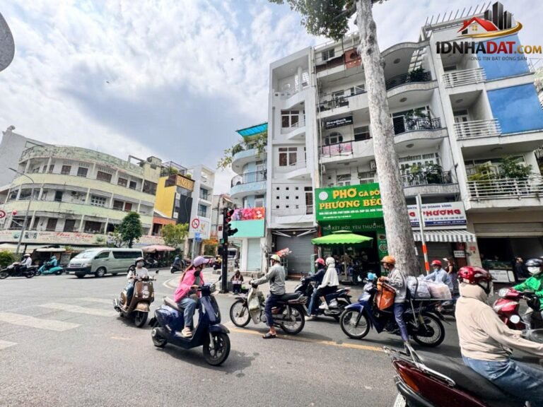 [Đánh Giá Bất Động Sản Sổ Đỏ] Nhà phố 2 mặt tiền tại Đường Nguyễn Huy Tự, Quận 1, TP.HCM – Vị trí đắc địa, pháp lý rõ ràng