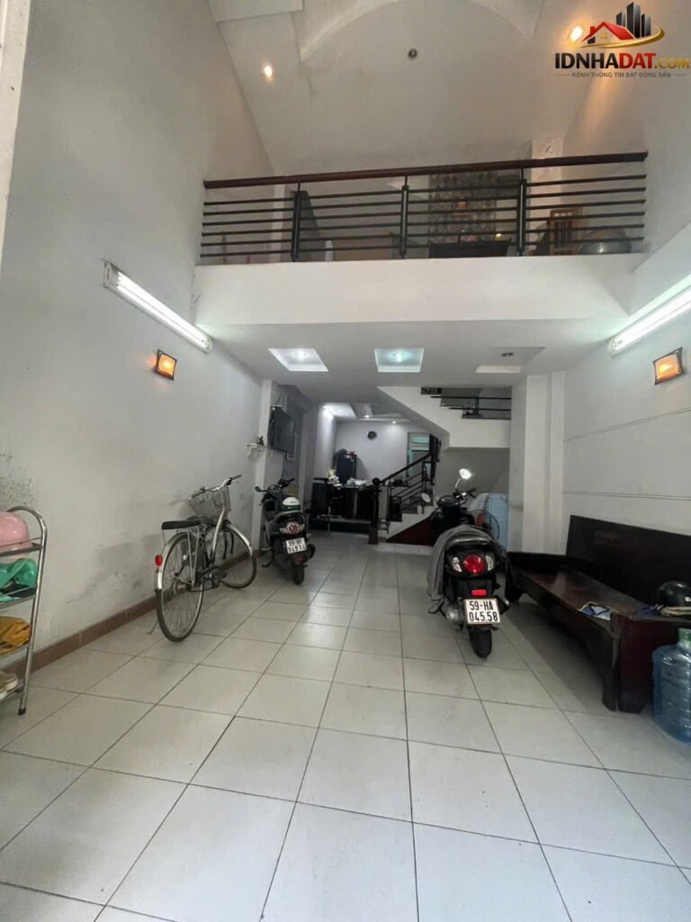 [Review Nhà Đất Sổ Đỏ] Nhà phố mặt tiền 8m kinh doanh phường Tân Thuận, Quận 7, TP.HCM – Pháp lý rõ ràng với sổ đỏ