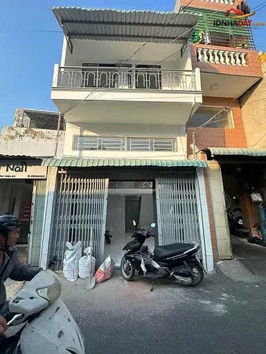 [Review Nhà Đất Sổ Đỏ] Nhà Phố Mặt Tiền ĐHT27, Quận 12 – Pháp Lý Rõ Ràng, Kinh Doanh Ngay