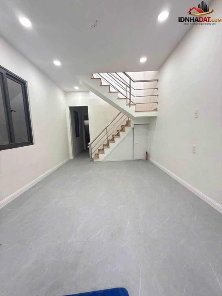 [Đánh Giá Bất Động Sản Sổ Đỏ] Nhà phố 4 phòng ngủ, gần chợ Cây Sộp, Quận 12, sổ đỏ riêng