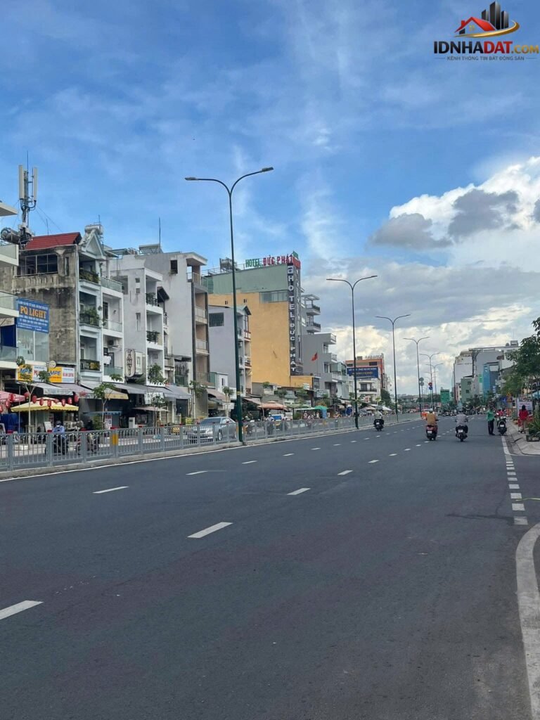[Đánh Giá Bất Động Sản Sổ Đỏ] Nhà Mặt Phố 5 Tầng Hẻm Xe Hơi Dương Quảng Hàm, Bình Thạnh – Tiềm Năng Đầu Tư Cao