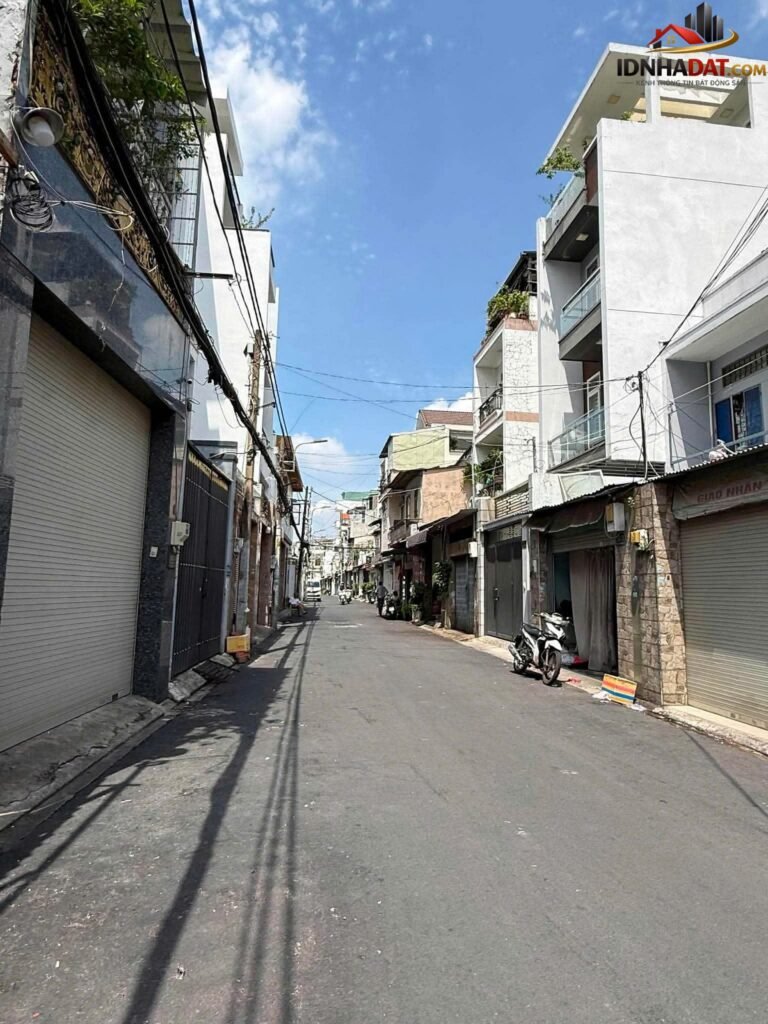[Đánh Giá Bất Động Sản Sổ Đỏ] Nhà phố 105m2 tại Đường Phú Thọ Hòa, Quận Tân Phú – Pháp lý rõ ràng, vị trí thuận lợi