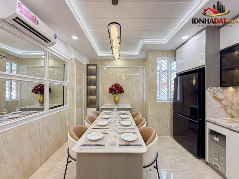 [Review Nhà Đất Sổ Đỏ] Nhà Căn Góc Hẻm Xe Hơi Huỳnh Tấn Phát, Quận 7 – Vị Trí Đắc Địa, Pháp Lý Rõ Ràng