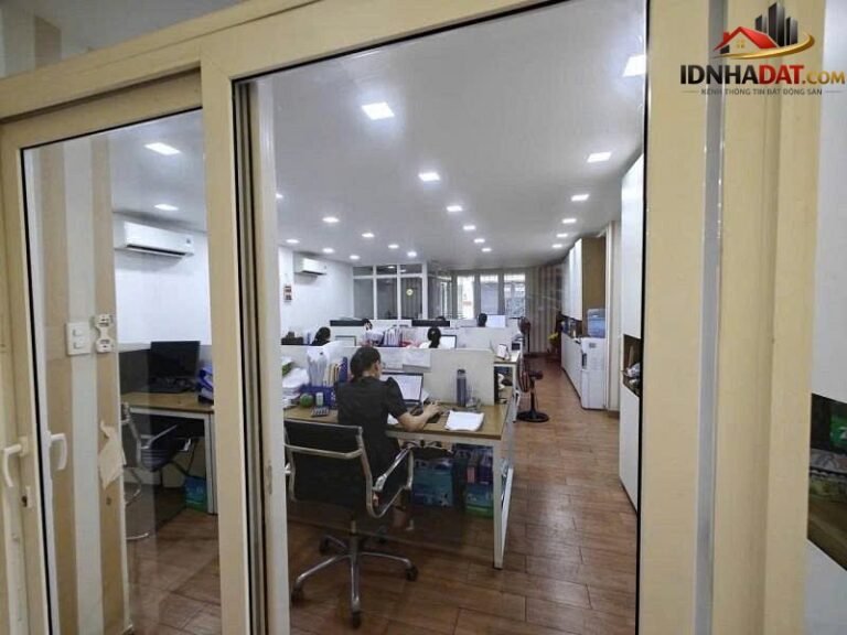 [Đánh Giá Bất Động Sản Sổ Đỏ] Nhà phố 136m2 Đường C18, Tân Bình – Vị trí đắc địa, pháp lý rõ ràng