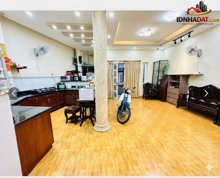 [Review Nhà Đất Sổ Đỏ] Bán Nhà Phố 3 Tầng Tại Đường Cách Mạng Tháng Tám, Quận 3 – Sổ Đỏ Rõ Ràng