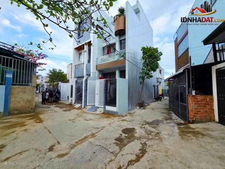 [Đánh Giá Bất Động Sản Sổ Đỏ] Nhà phố 3 tầng 2 mặt kiệt tại Quận Liên Chiểu, Đà Nẵng với sổ đỏ đầy đủ