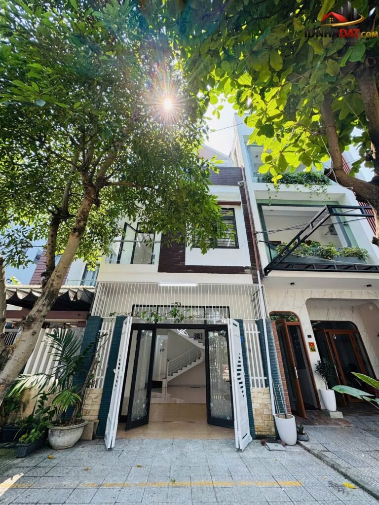 [Đánh Giá Bất Động Sản Sổ Đỏ] Nhà phố 3 tầng tại Đường Lý Đạo Thành, An Hải Bắc, Đà Nẵng – Sổ đỏ đầy đủ