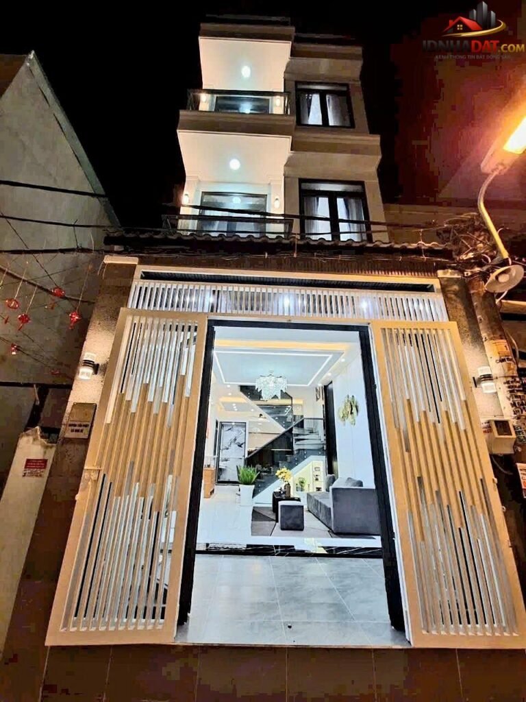 [Đánh Giá Bất Động Sản Sổ Đỏ] Nhà mặt phố 3 tầng tại Huyện Nhà Bè, TP Hồ Chí Minh – Pháp lý rõ ràng với sổ đỏ