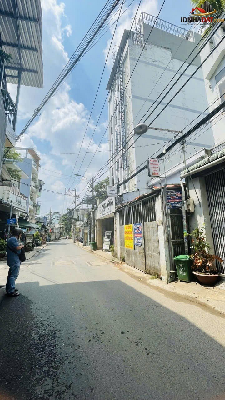 [Đánh Giá Bất Động Sản Sổ Đỏ] Nhà phố mặt tiền hẻm kinh doanh Đường Số 10, Quận Tân Phú – Pháp lý rõ ràng với sổ đỏ